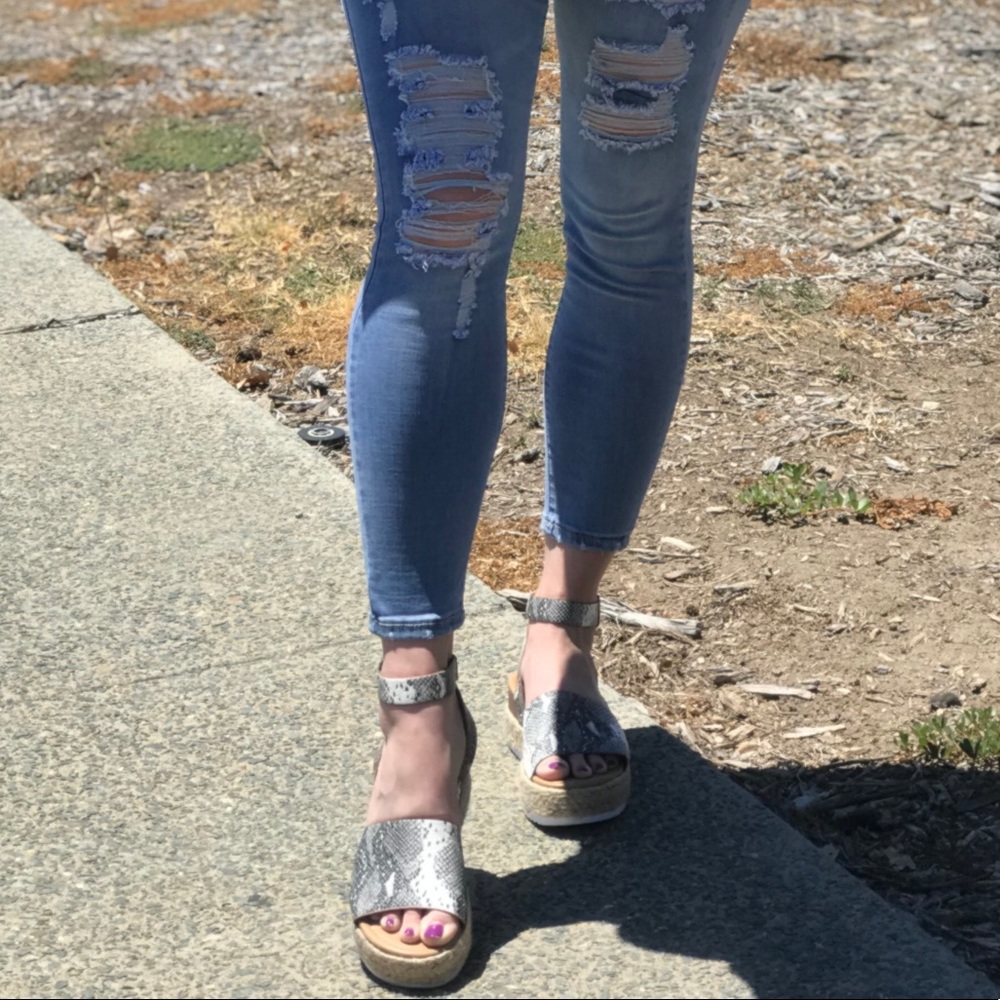🆕 Esmerelda Snake Print Platform Espadrille - Picture 7 of 8